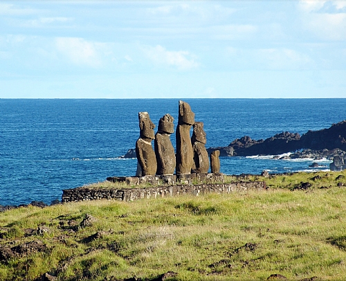 statues île de Pâques